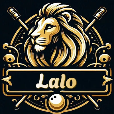 Logo clásico de cabeza de león en oro mate dentro de marco circular, nombre en rectángulo dorado. - Lalo