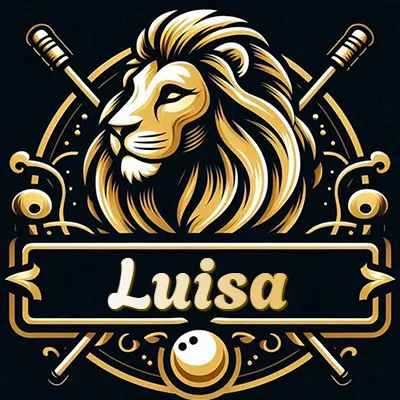 Logotipo clásico de un león dorado de perfil, dentro de un marco circular que incluye plumas o instrumentos de escritura cruzados en el fondo, con un estilo lujoso que combina negro y dorado. El nombre Luisa está escrito en tipografía dorada suave dentro de un marco rectangular que cruza el diseño circular desde abajo.