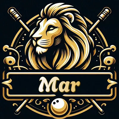 Logotipo clásico de un león dorado de perfil, dentro de un marco circular que incluye plumas o instrumentos de escritura cruzados en el fondo, con un estilo lujoso que combina negro y dorado. El nombre Mar está escrito en tipografía dorada suave dentro de un marco rectangular que cruza el diseño circular desde abajo.