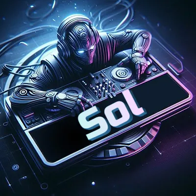 Personaje DJ robot con diseño futurista, usando auriculares y parado frente a una consola de música avanzada que emite luz azul neón y cables conectados. El nombre Sol está escrito en 3D destacado sobre la consola de música en la parte frontal de la imagen.